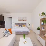 Jolara With Heated Pool Appartement *