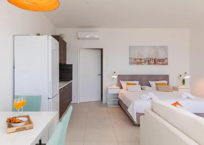 Jolara With Heated Pool *